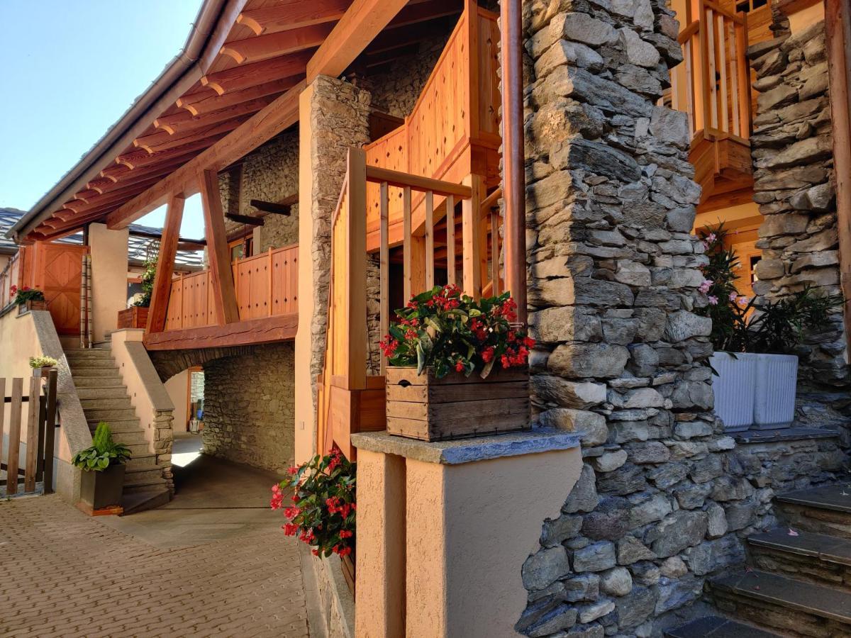 Au Fond Du Bourg Appartement Aosta Buitenkant foto