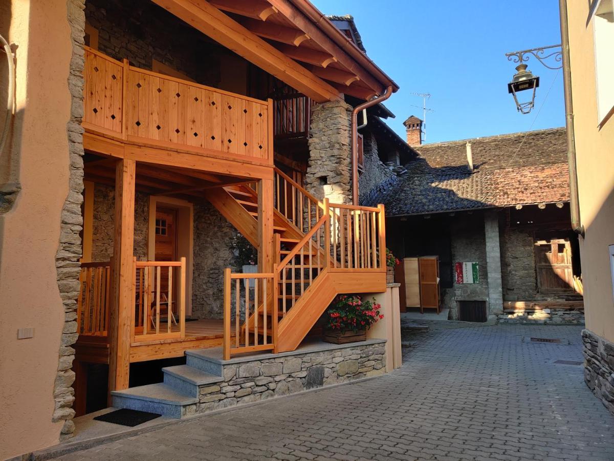 Au Fond Du Bourg Appartement Aosta Buitenkant foto