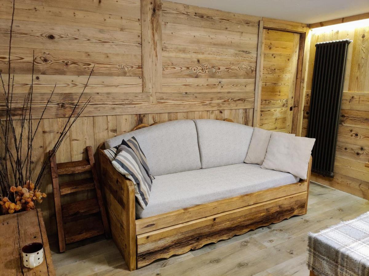 Au Fond Du Bourg Appartement Aosta Buitenkant foto