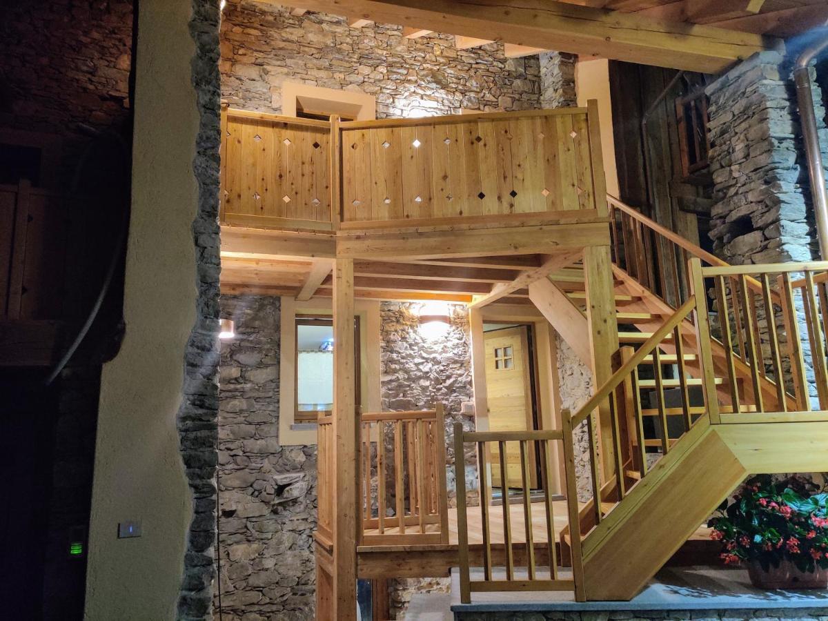 Au Fond Du Bourg Appartement Aosta Buitenkant foto