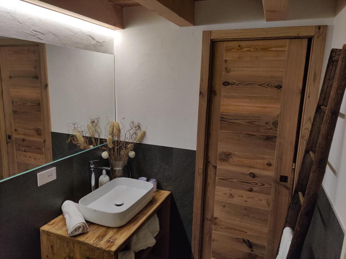 Au Fond Du Bourg Appartement Aosta Buitenkant foto